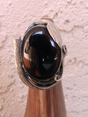 Sterling Silver 925 Artisan Ring Large Bezel-Set Black Onyx Stone  Floral Petals
